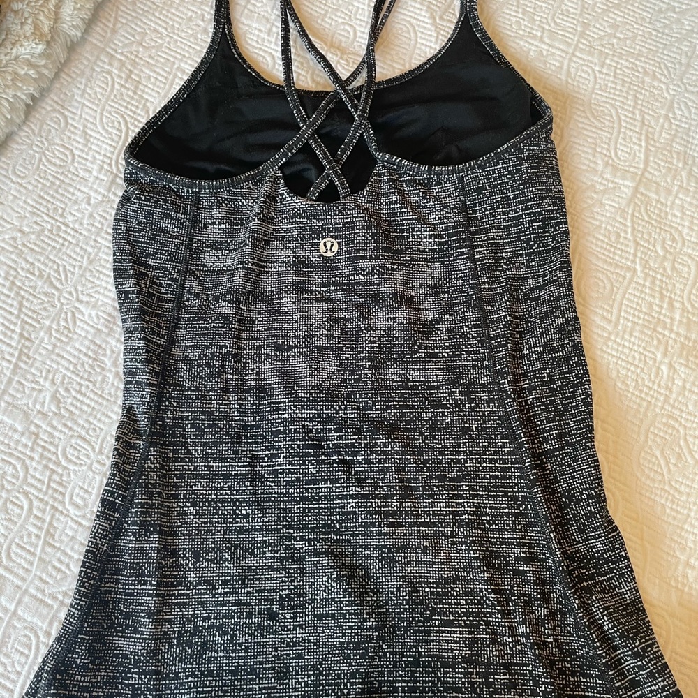 Lululemon Nulu top like new